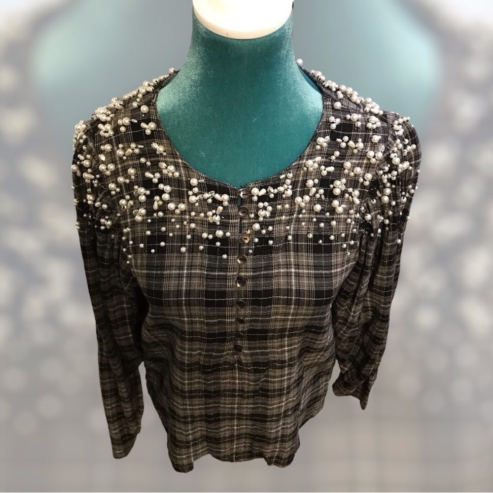 Pre-Loved Akemi + Kin blouse - Picture 2 of 5